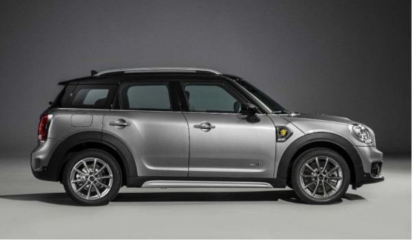 MINI partners with Electric Vehicle Experience Centre