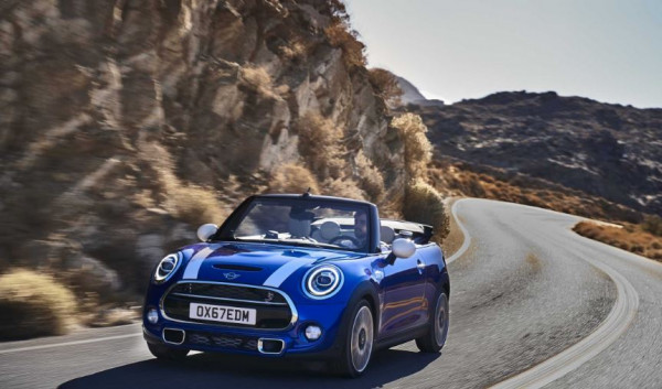 MINI Convertible wins Carbuyer’s Best Convertible 2020