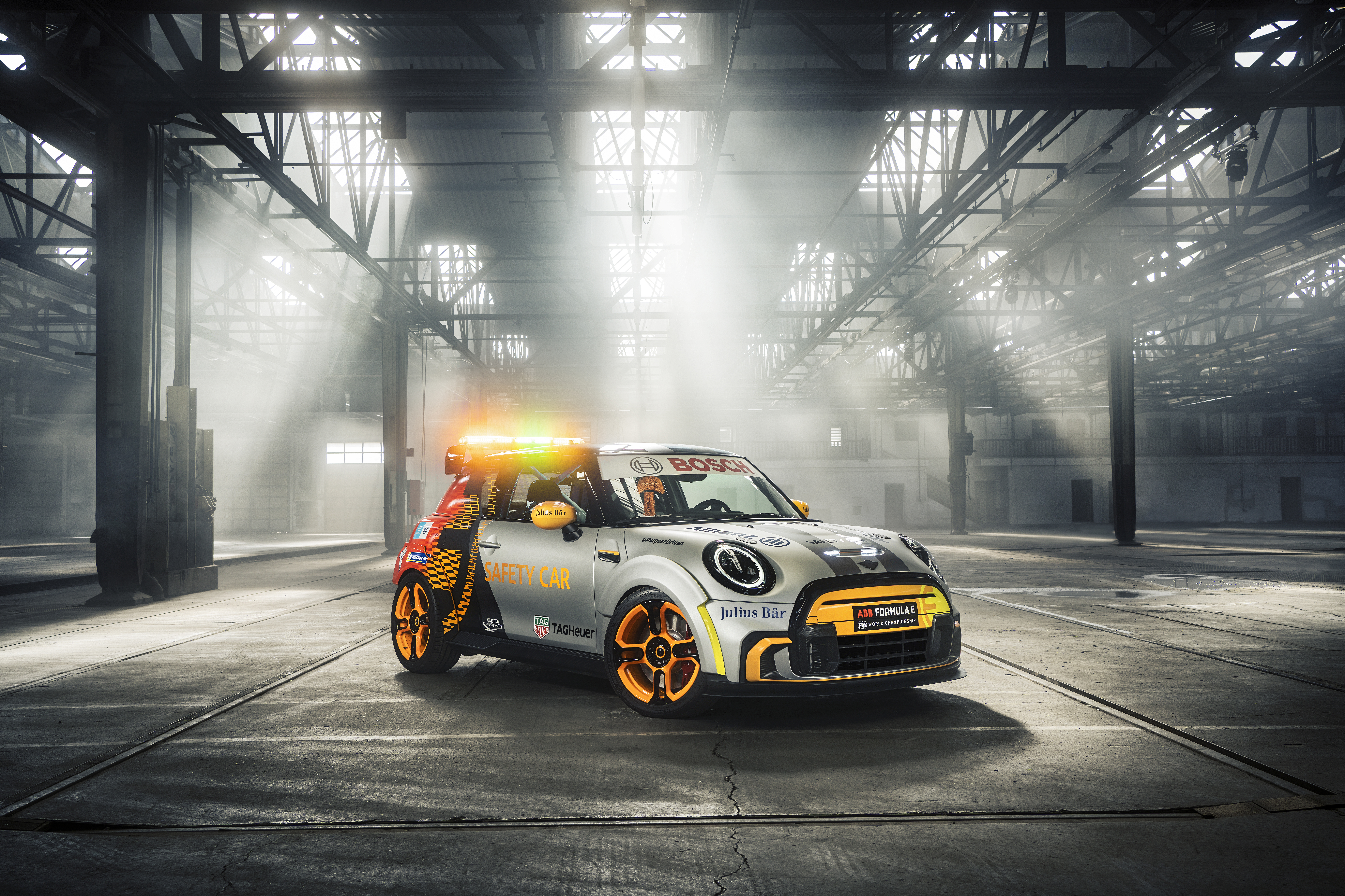 The MINI Electric Pacesetter inspired by John Cooper Works. The first electric MINI as a FIA Formula E Safety Car.